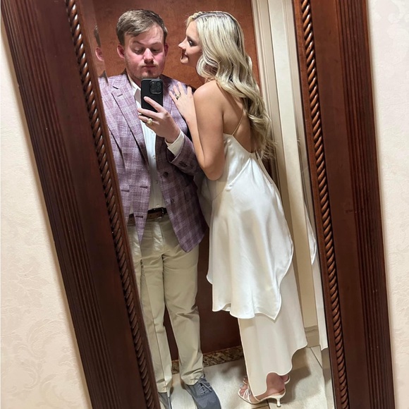 ALICE + OLIVIA us 2 ivory satin 
Evana asymmetric draped satin-twill midi dress - Picture 5 of 5